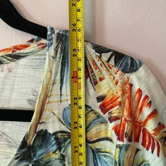 Chico's Tropical Print Short Sleeve V-neck Shirt Cotton Blend Women's 1 / Medium - Picture 8 of 9